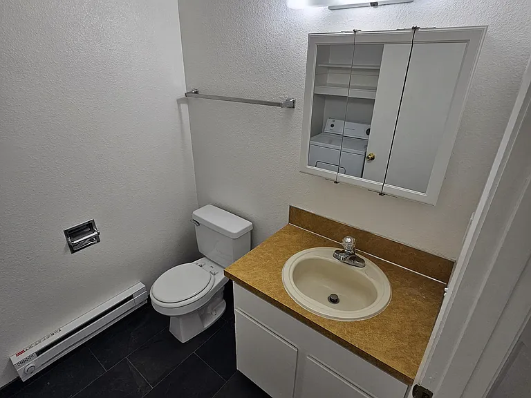 224 Little St SE #1 — Photo 6