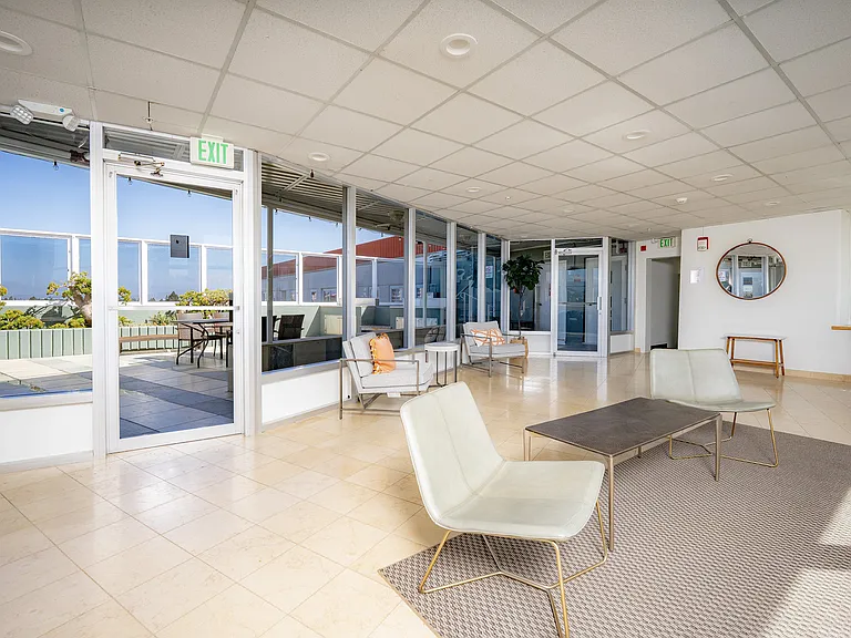 DeSabla CLUBHOUSE4