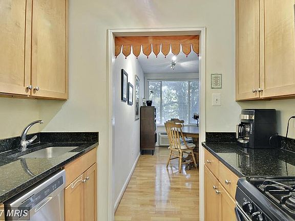 3rd image of 1730 Arlington Blvd APT 103