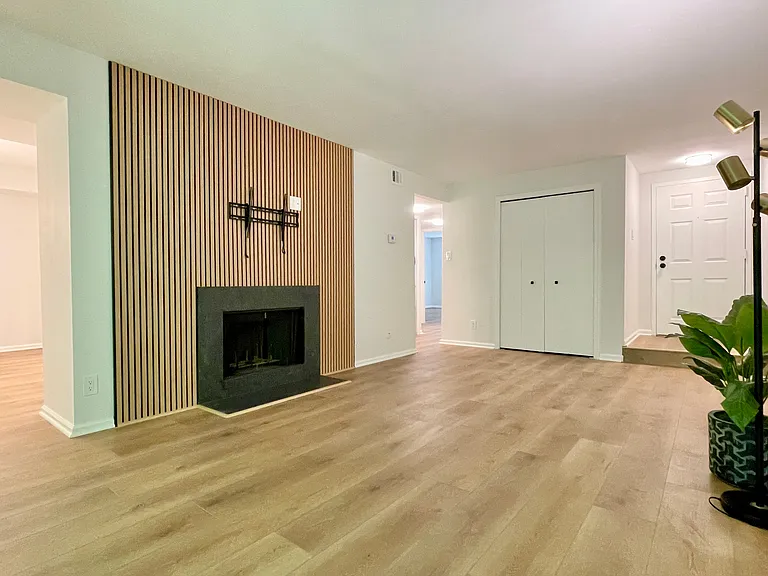 3 Pickering Ct #102 — Photo 5