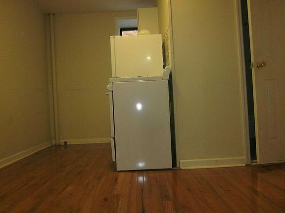 3rd image of 329 Bedford Ave