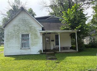 210 E McPike St, Vandalia, MO 63382