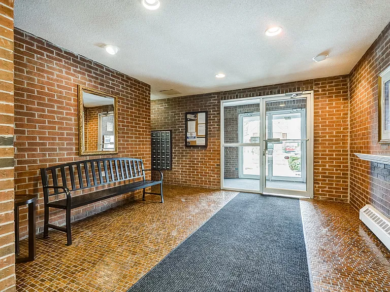 291 Brant Ave — Photo 8