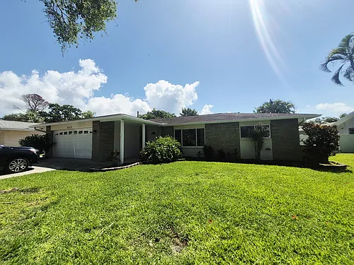 6119 Tanglewood Dr NE Photo 1