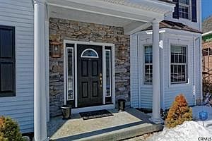 2nd image of 28 Tyler Dr