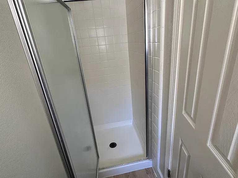52 Elizabeth Ct — Photo 12