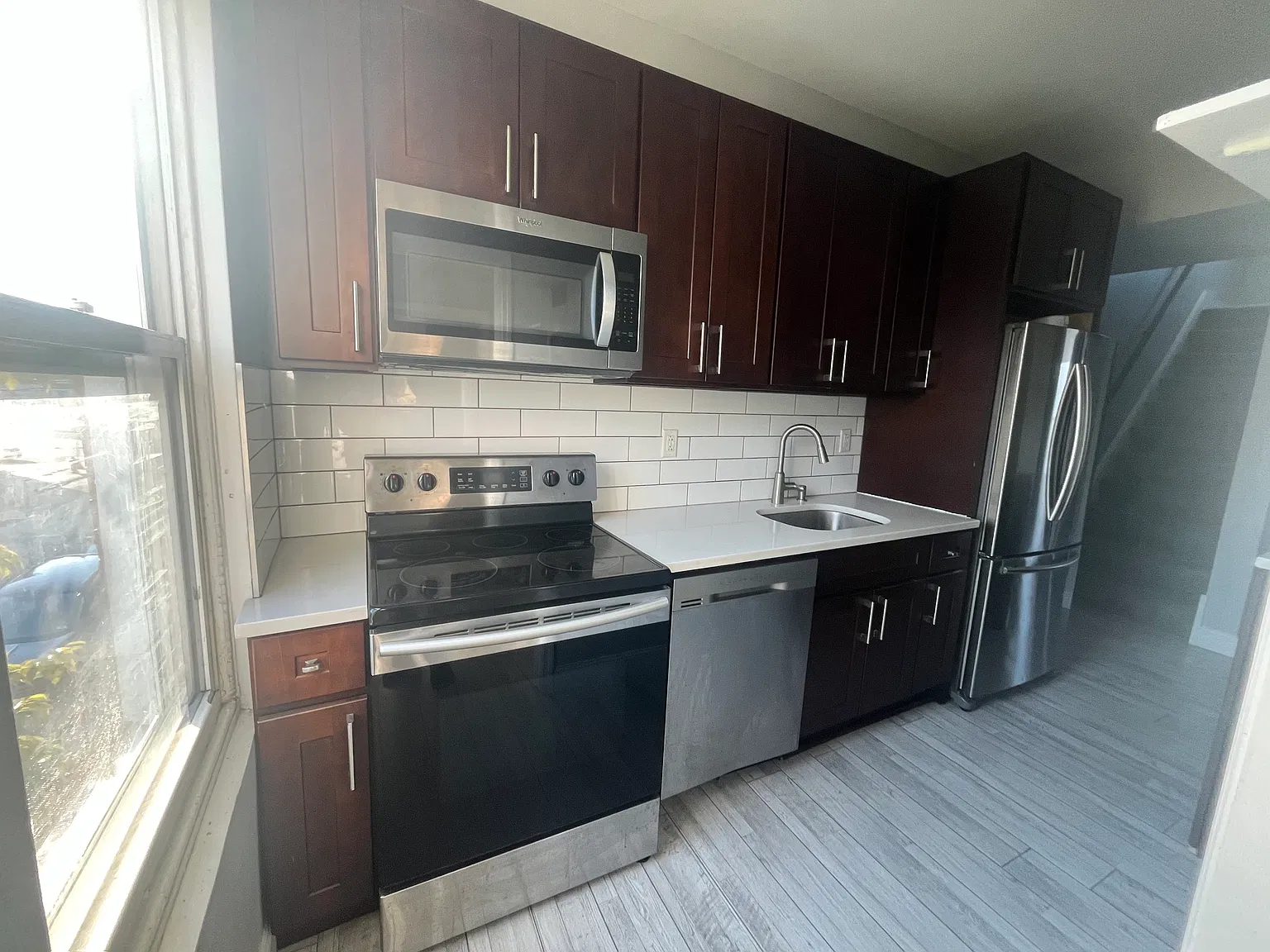 3 bed, 1050 sqft, $1,500 — Photo 2