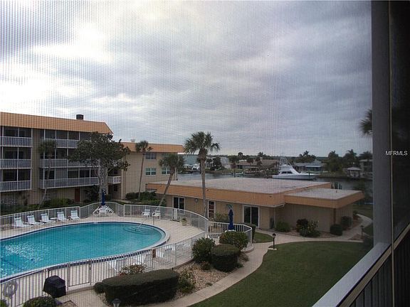 3rd image of 315 N Causeway 3040 New