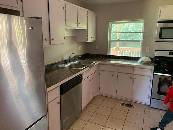 5th image of 5854 Western Hills Dr