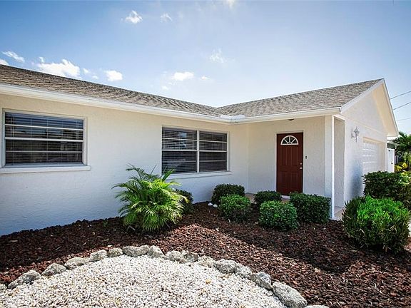 3rd image of 3615 Royal Palm Dr