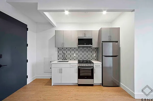 Rented by ERNY LLC | media 4