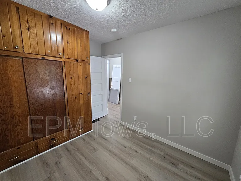 422 Baltimore St — Photo 27