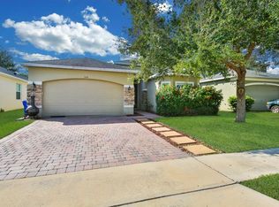 3468 Gerber Daisy Ln, Oviedo, FL 32766