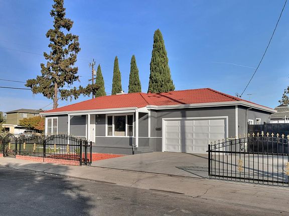 4th image of 208 Gardenia Way