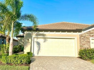 9181 Glenforest Dr, Naples, FL 34120
