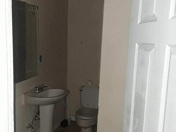 4th image of 3011 Thannisch Ave
