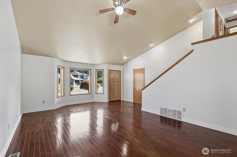 4th image of 14016 SE 156th Court