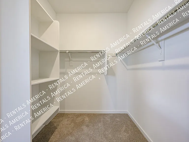 3380 N Camden Dr — Photo 35