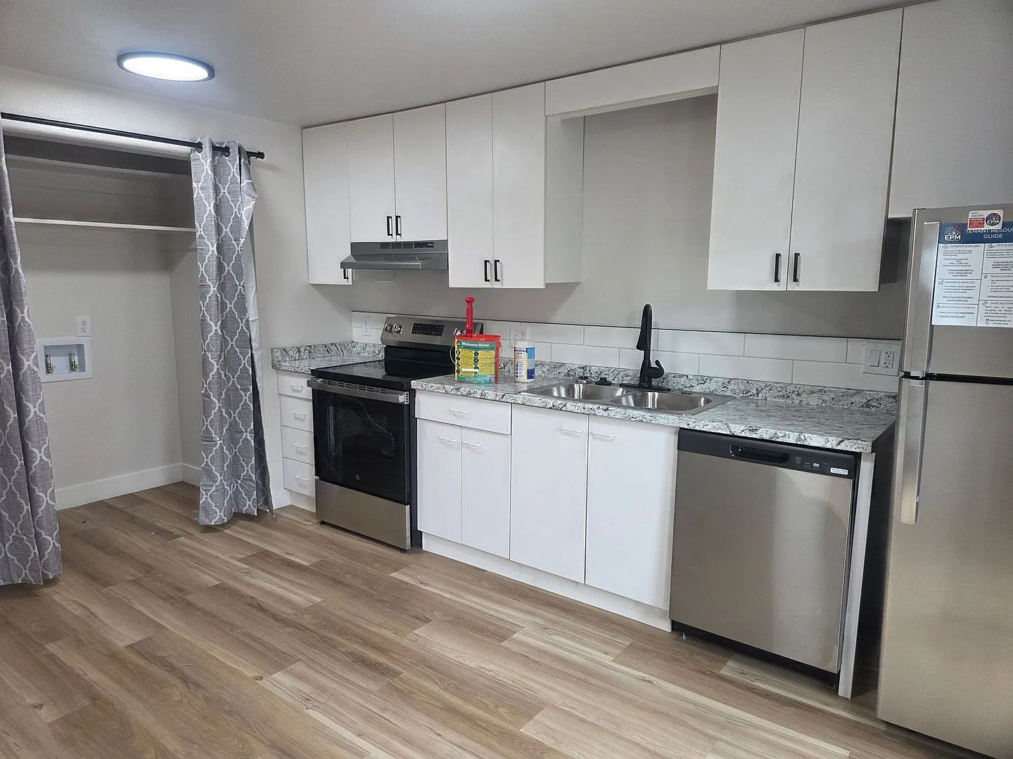 Lease Special - 2 weeks free - Flats at 9th Avenue — Photo 2