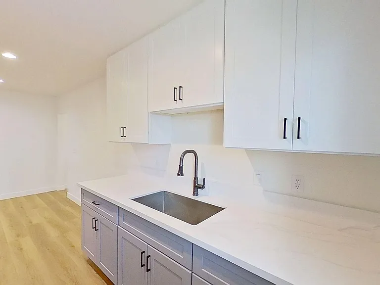 829 N Garfield St — Photo 137