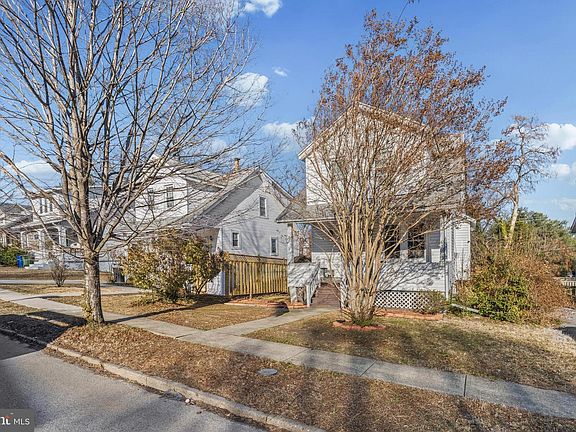 2nd image of 3804 Ridgecroft Rd