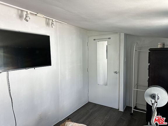 4th image of 4071 Grandview Ave #2