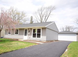 606 Oriole Dr, Streamwood, IL
