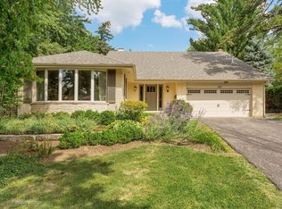215 S Prospect Ave, Clarendon Hills, IL 60514
