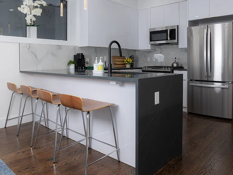 39 Boyd Ave #A — Photo 6