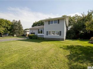36 Harvest Ln, Commack, NY 11725