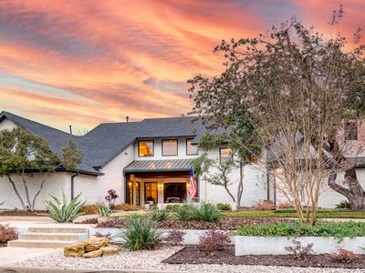 5929 Club Oaks Dr, Dallas, TX, 75248
