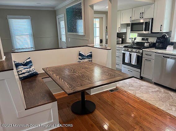 3rd image of 607 Ocean Park Ave