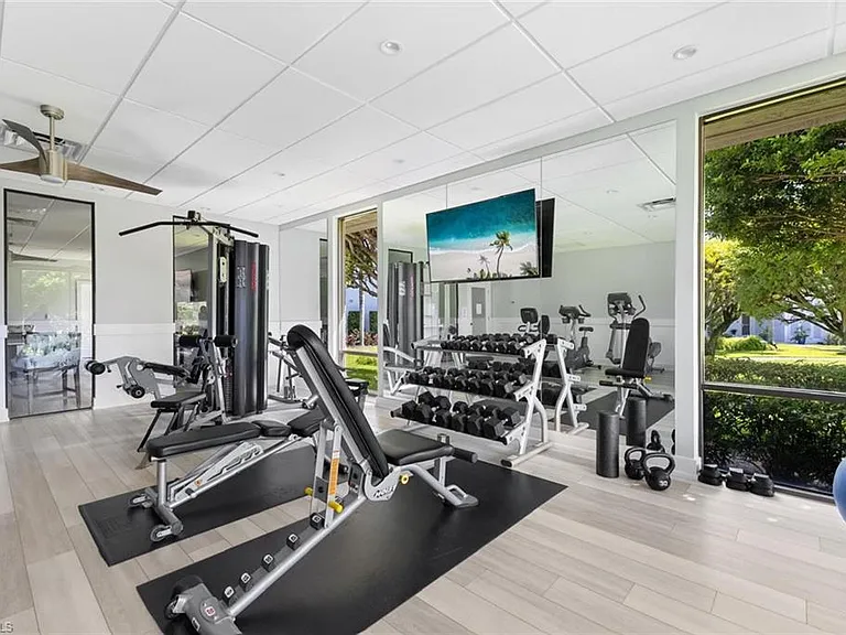 555 Park Shore Dr #B-513 — Photo 5
