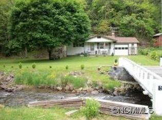 965 Hughes Gap Rd, Bakersville, NC 28705