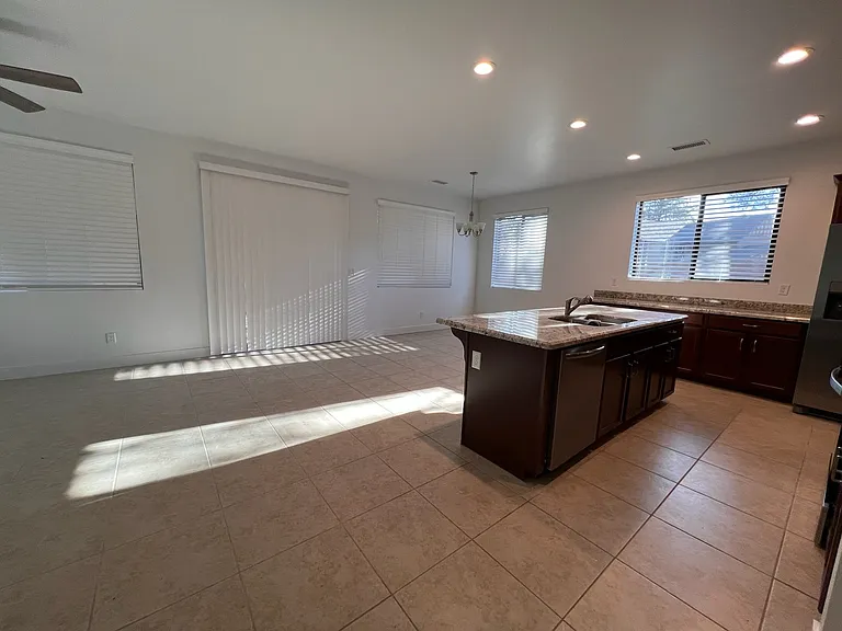 2424 S Luginbuhl St — Photo 3