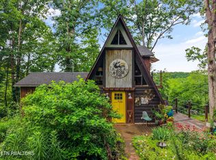1535 Mayflower Ln, Dandridge, TN 37725
