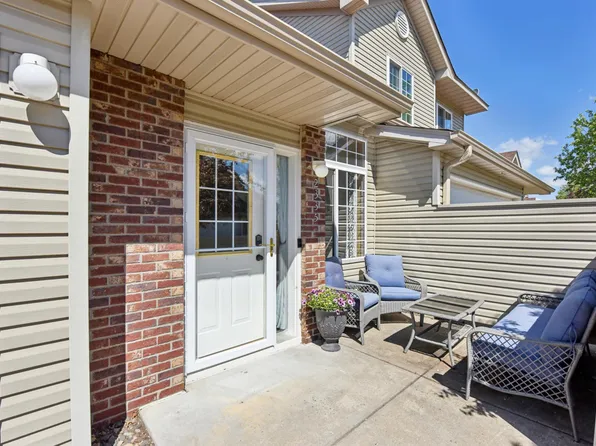 2335 Oakridge Cir, Hudson, WI 54016