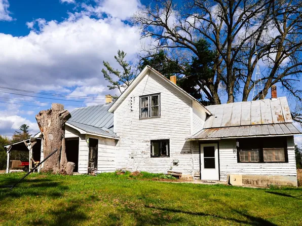 N8738 11th Ct, Westfield, WI 53964