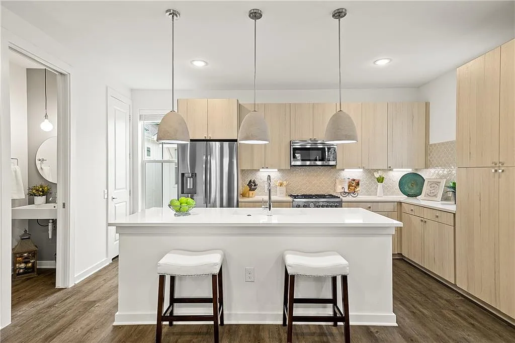 3 bed, 3.5 bath, 1788 sqft, $3,200 — Photo 2