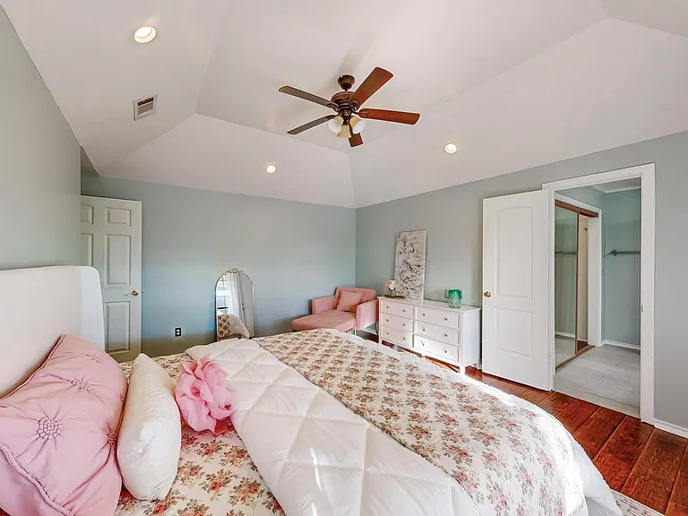 811 Oakway Ct — Photo 17