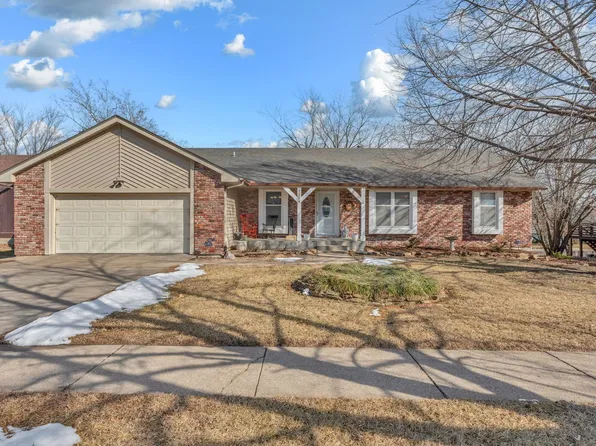 2224 SW Alameda Ct, Topeka, KS 66614