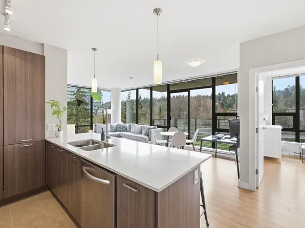 301 Capilano Rd #707, Pt Moody, BC V3H 0G6