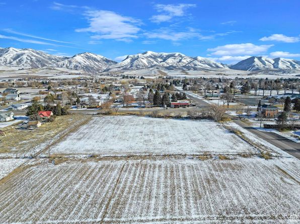 8975 S 200 W, Paradise, UT 84328