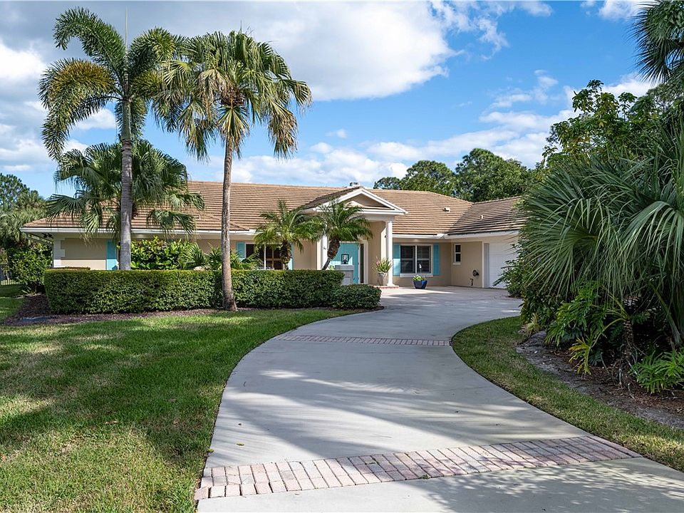 1st image of 5880 Clubhouse Dr
