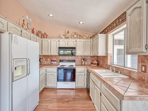 4th image of 37145 S Rock Crest Dr