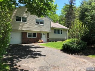 55 Knickerbocker Rd, Closter, NJ 07624