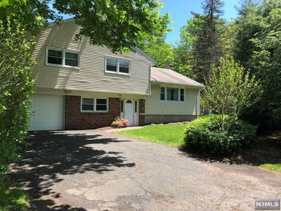 55 Knickerbocker Rd, Closter, NJ, 07624