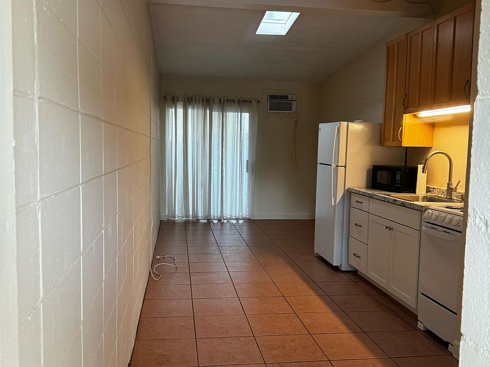 1st image of 250 N 4th St APT 3