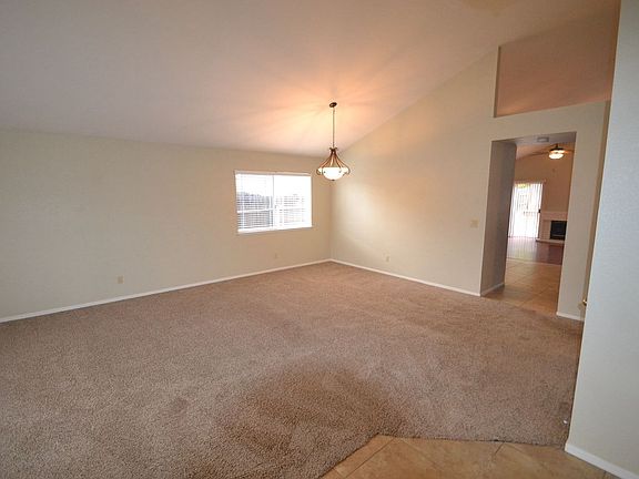 3rd image of 124 Oak Creek Ct