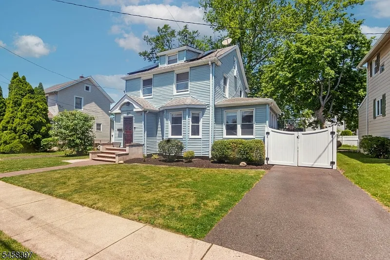 4 bed, 1.0 bath, $4,300 — Photo 3